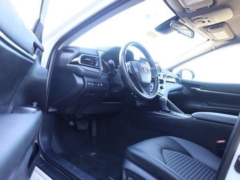 Used 2024 Toyota Camry SE image 14