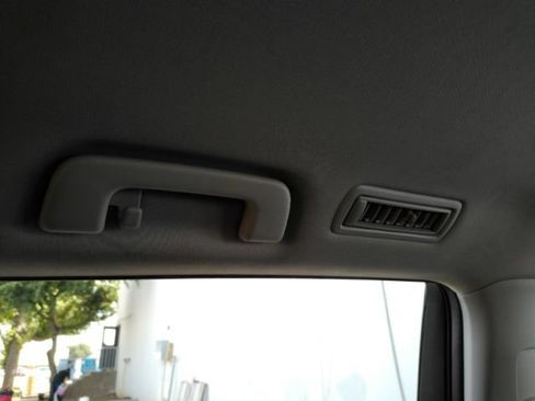 Used 2023 Toyota Highlander LE FWD image 34