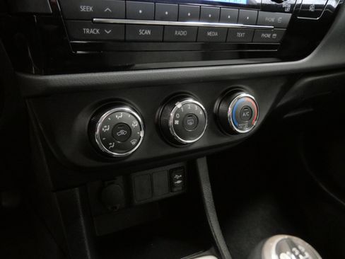 Used 2014 Toyota Corolla L image 23