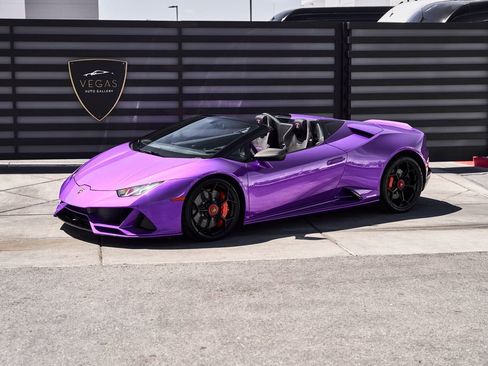 Used 2024 Lamborghini Huracan EVO image 4