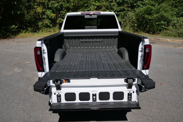 Used 2024 GMC Sierra 2500 Denali AWD/4WD image 11