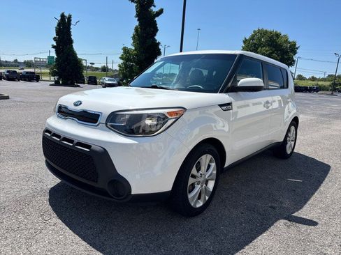 Used 2015 Kia Soul + FWD image 14