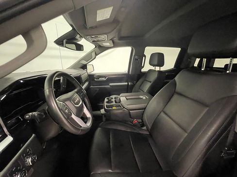 Used 2025 GMC Sierra 1500 SLT image 3