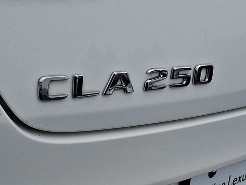Used 2023 Mercedes-Benz CLA 250 4MATIC image 29