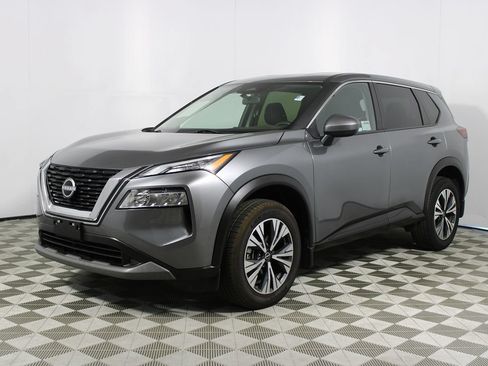 Used 2023 Nissan Rogue SV FWD image 3