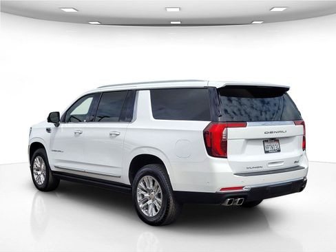 Used 2025 GMC Yukon XL Denali w/ Sun & Power Step Package AWD/4WD image 8