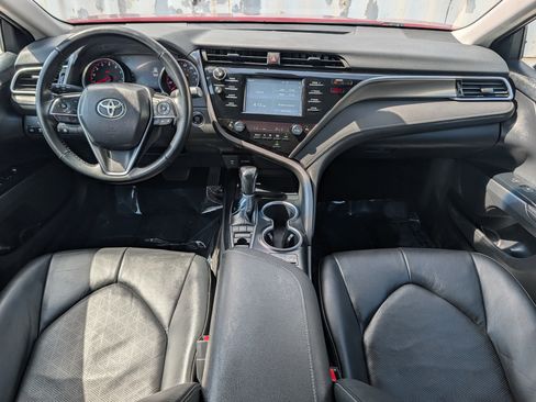 Used 2018 Toyota Camry XSE FWD image 14