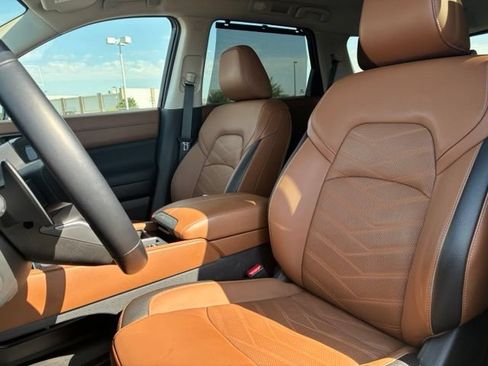 Certified 2025 Nissan Pathfinder Platinum w/ Cargo Package FWD image 11