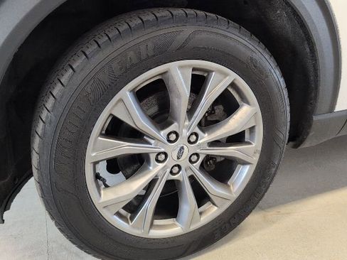Certified 2022 Ford Explorer Limited AWD/4WD image 9
