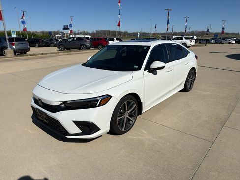 Used 2023 Honda Civic Touring image 1