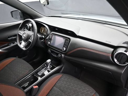 Used 2023 Nissan Kicks SR FWD image 41