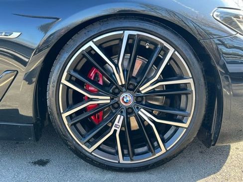 Used 2023 BMW 530e xDrive w/ Executive Package image 9