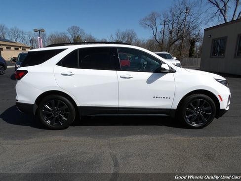Used 2022 Chevrolet Equinox RS w/ LPO, Floor Liner Package AWD/4WD image 4