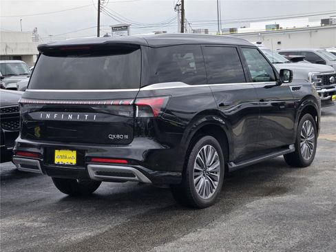 Used 2025 INFINITI QX80 Sensory AWD/4WD image 8