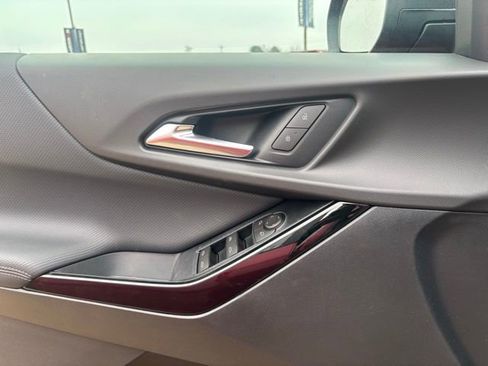 New 2026 Chevrolet Equinox LT w/ Convenience Package II image 32