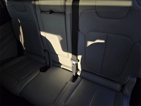 Used 2021 Jeep Grand Cherokee L Overland image 17