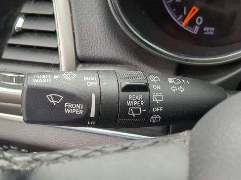 Used 2020 Jeep Grand Cherokee Limited image 25