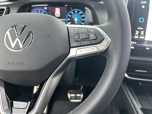 New 2026 Volkswagen Atlas Cross Sport SEL Premium R-Line image 19