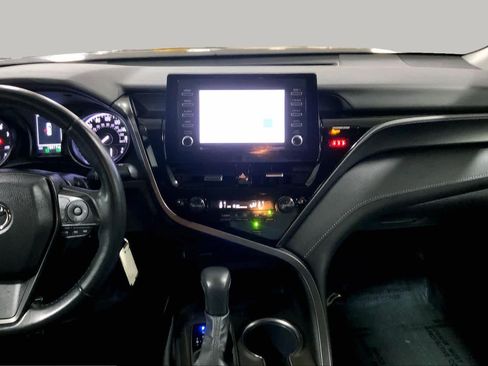 Used 2024 Toyota Camry SE w/ Cold Weather Package FWD image 7