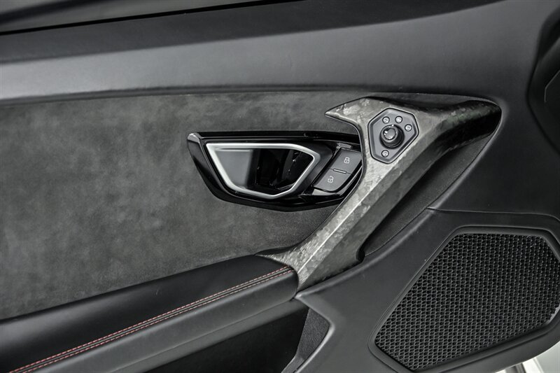 Used 2016 Lamborghini Huracan LP 580-2 RWD image 14