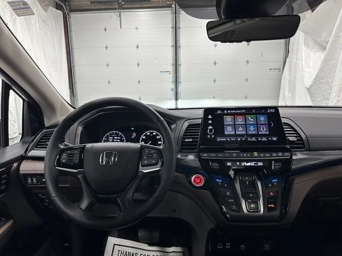 Used 2025 Honda Odyssey Elite image 16