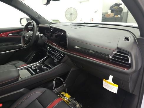 New 2026 Chevrolet Traverse RS image 29