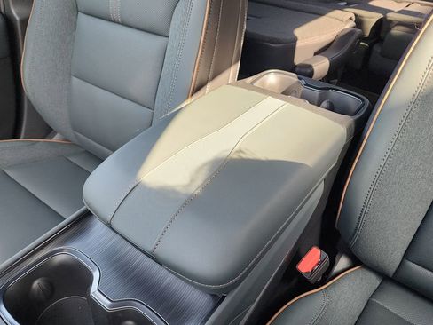 New 2026 GMC Acadia AT4 AWD/4WD image 34