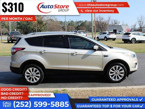 Used 2017 Ford Escape Titanium image 5