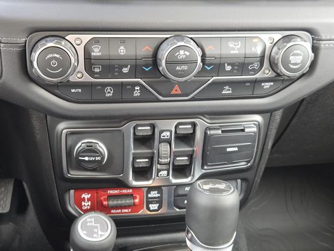 New 2026 Jeep Wrangler Unlimited Rubicon AWD/4WD image 16