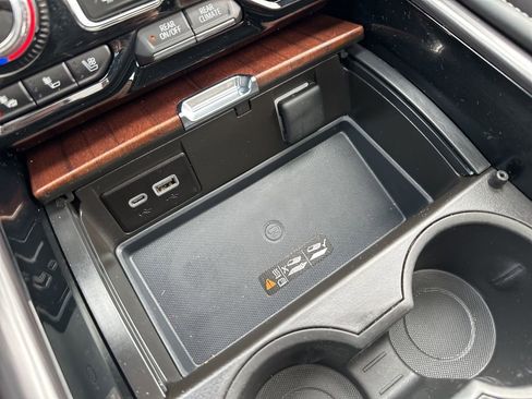 Used 2024 GMC Yukon Denali Ultimate image 34