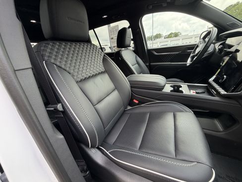 Used 2025 GMC Acadia Denali w/ LPO, Floor Liner Package AWD/4WD image 22