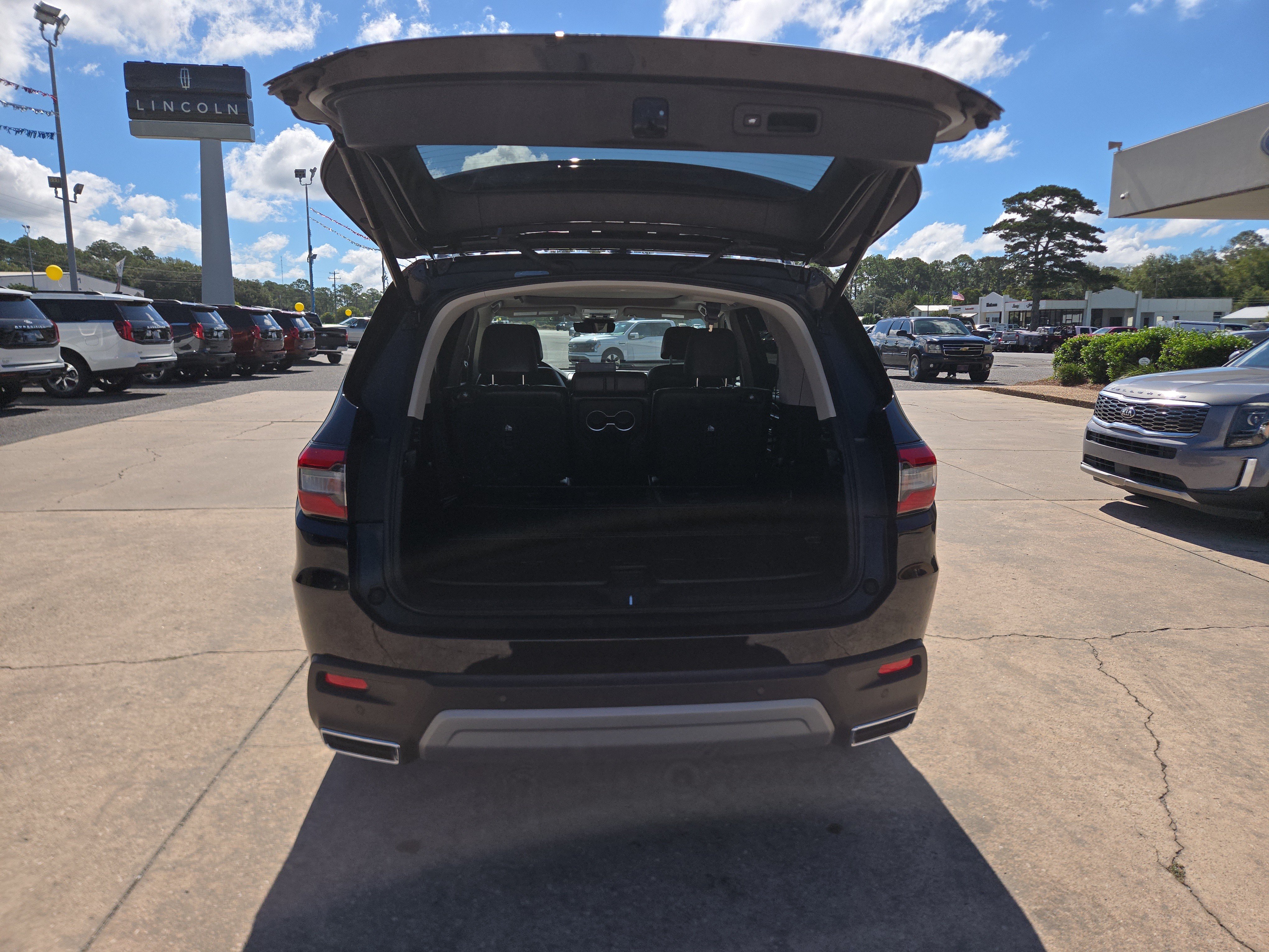 Used 2023 Honda Pilot Elite image 8