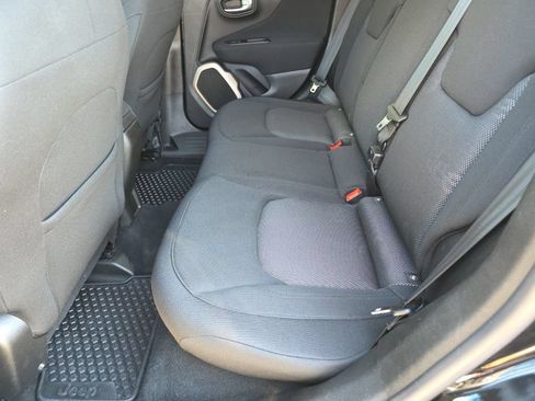 Used 2017 Jeep Renegade Latitude w/ Cold Weather Group AWD/4WD image 20