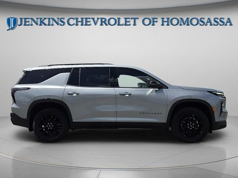 New 2026 Chevrolet Traverse LT FWD image 2