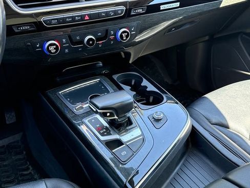 Used 2018 Audi Q7 3.0T Premium Plus w/ Premium Plus Package AWD/4WD image 11
