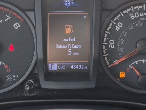 Used 2020 Toyota Tacoma SR w/ SR Convenience Package RWD image 24