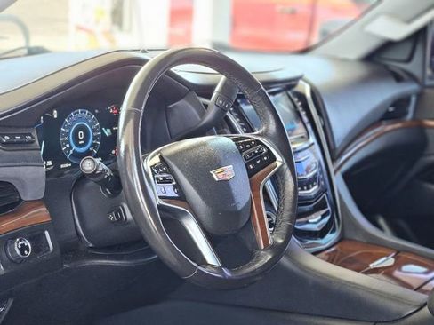 Used 2020 Cadillac Escalade Premium Luxury image 12