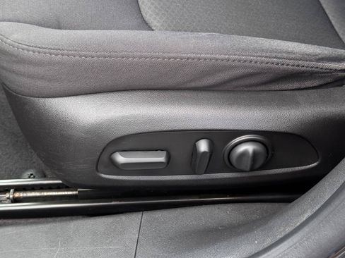 Used 2016 Chevrolet Malibu LT FWD image 13