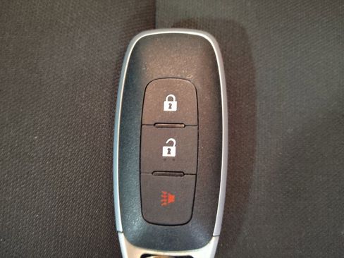 Used 2023 Nissan Rogue S FWD image 32