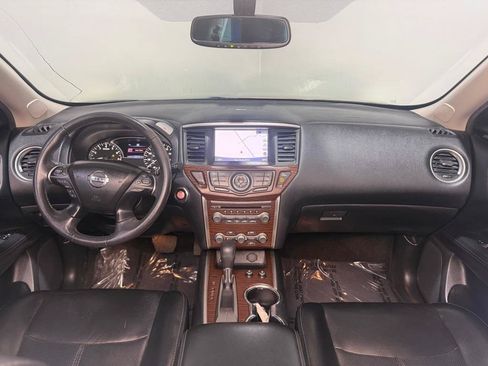 Used 2017 Nissan Pathfinder Platinum w/ Family Entertainment Package FWD image 13