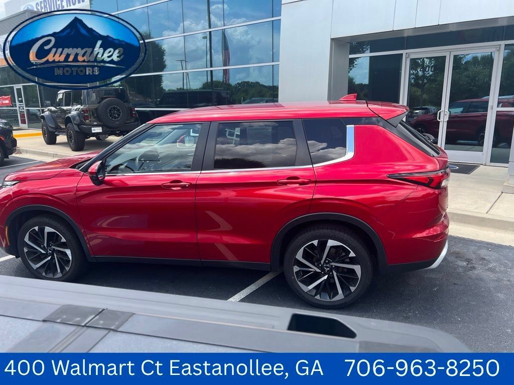 Used 2024 Mitsubishi Outlander FWD image 1