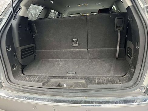 Used 2011 Buick Enclave CXL image 12