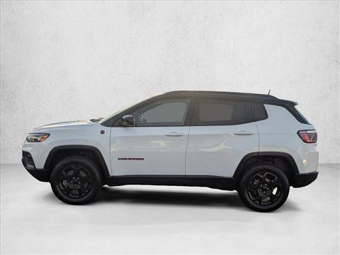 Used 2023 Jeep Compass Trailhawk image 9