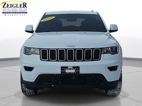 Used 2022 Jeep Grand Cherokee Laredo E image 2