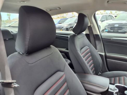 Used 2016 Ford Fusion SE AWD/4WD image 19