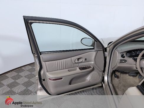 Used 2004 Buick Century Custom image 9