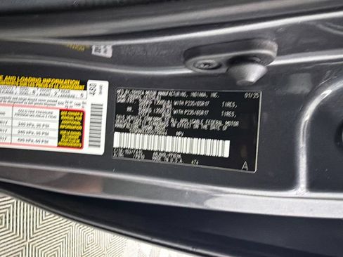 Used 2025 Toyota Sienna LE FWD image 32