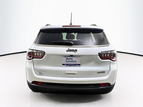 Used 2022 Jeep Compass Latitude w/ Sun and Sound Group AWD/4WD image 6