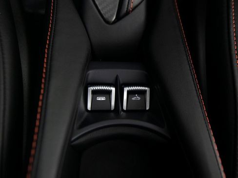 Used 2020 McLaren 720S Performance RWD image 22