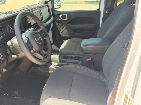Used 2024 Jeep Wrangler Unlimited Sport AWD/4WD image 17
